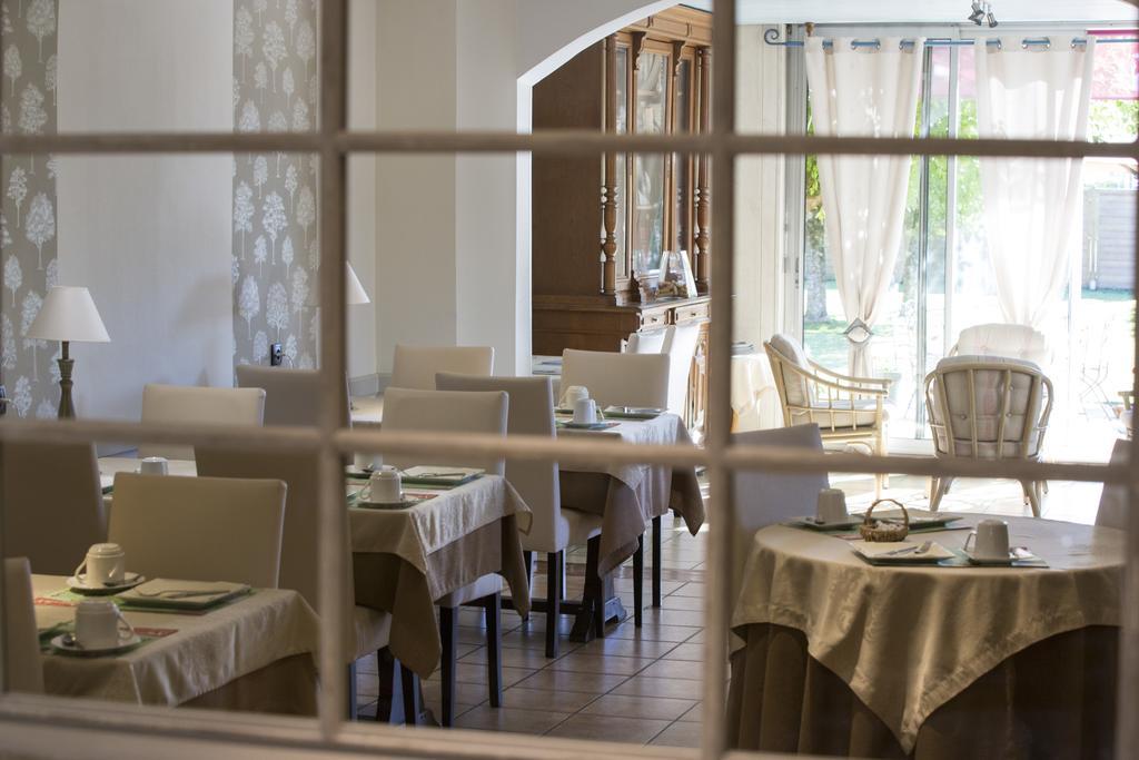 Auberge De La Terrasse Villersexel Exteriör bild
